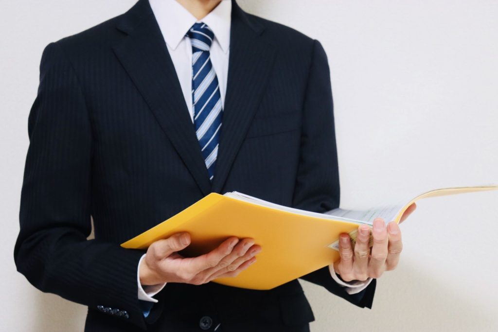 企業間取引を支える請求書代行と行料金の正確記載で信頼構築を目指す