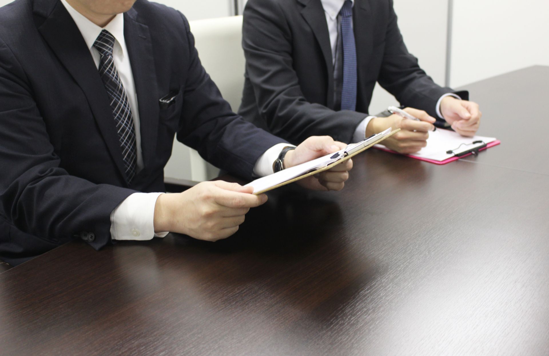 信頼と効率を両立させる請求書業務とアウトソーシング活用術